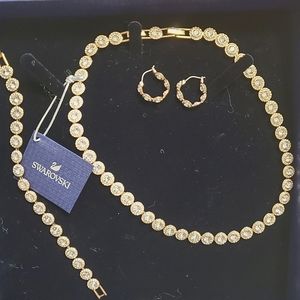 The angelic 3 sworvorski 3 piece rose gold set-